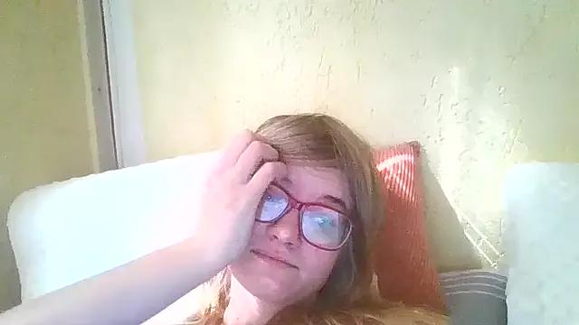 Moonolighta from StripChat is Freechat