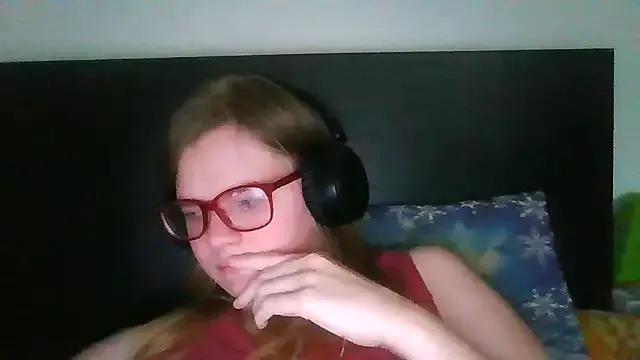 Moonolighta from StripChat is Freechat