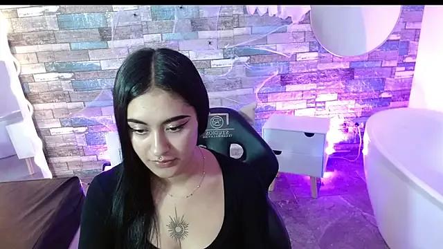 Moonshine_tay from StripChat is Freechat