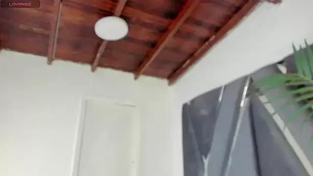 moonsweet1 from StripChat
