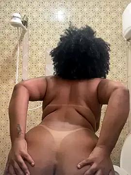 Discover our girls online shows and discover the company of countless livestreamers, with stunning shapes, sex toys and more.