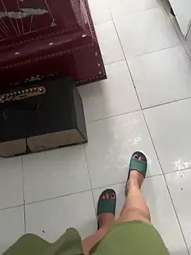 Mores1_Squirt from StripChat is Freechat