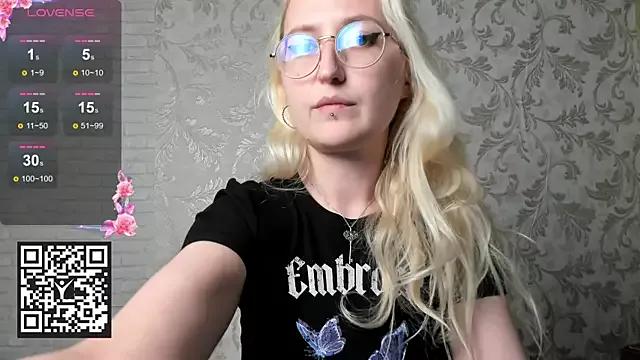 MorryganWoods from StripChat