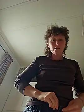 mossy_kiss from StripChat