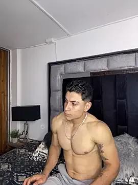 MR_MUSCLE from StripChat is Freechat