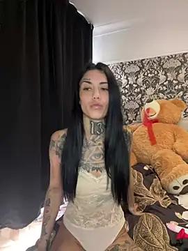 MrRaveMissBehave93 from StripChat