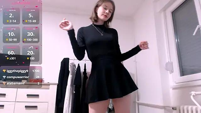 Discover our girls online shows and discover the company of countless livestreamers, with stunning shapes, sex toys and more.