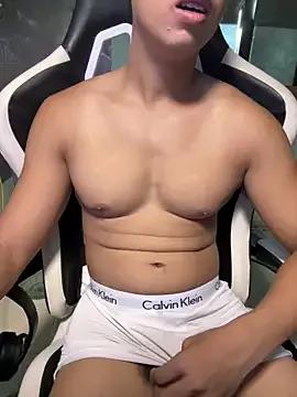 muscle_king__ from StripChat is Freechat