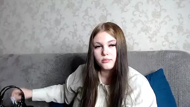 Discover our girls online shows and discover the company of countless livestreamers, with stunning shapes, sex toys and more.