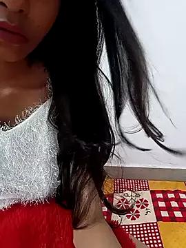 Discover our girls online shows and discover the company of countless livestreamers, with stunning shapes, sex toys and more.