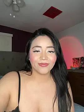 Discover our girls online shows and discover the company of countless livestreamers, with stunning shapes, sex toys and more.