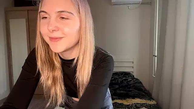 MyraLitterers webcams show profile image 