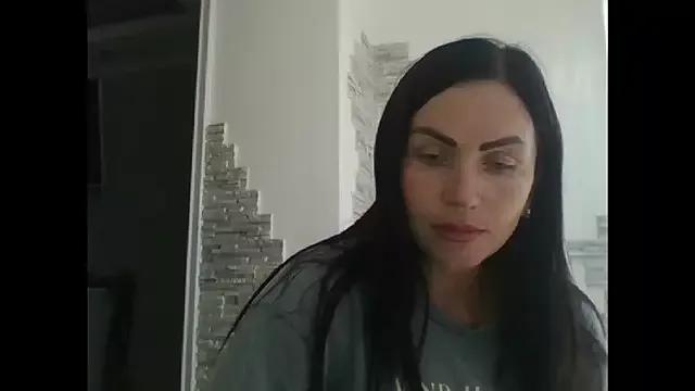 MystaLuuna from StripChat is Freechat