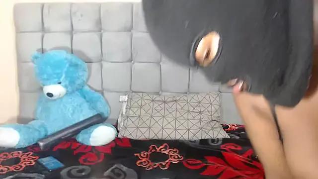 Mysterious_Miss from StripChat is Freechat