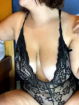 Mysterious_tuga webcams show profile image 