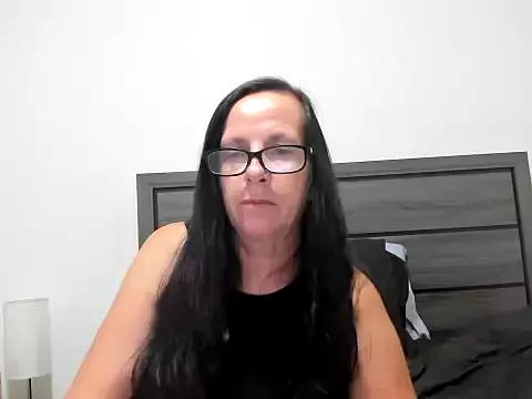mysteriouspeachgoddess from StripChat is Freechat