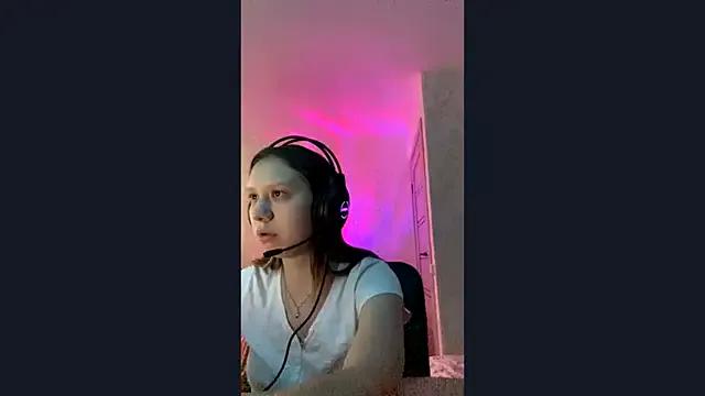 MystiqueFlicker webcams show profile image 