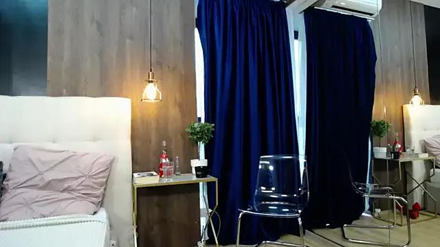 NaddaReed from StripChat