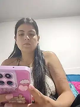 Naiara_Love from StripChat is Freechat