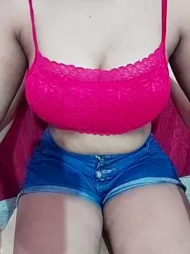 Discover our girls online shows and discover the company of countless livestreamers, with stunning shapes, sex toys and more.