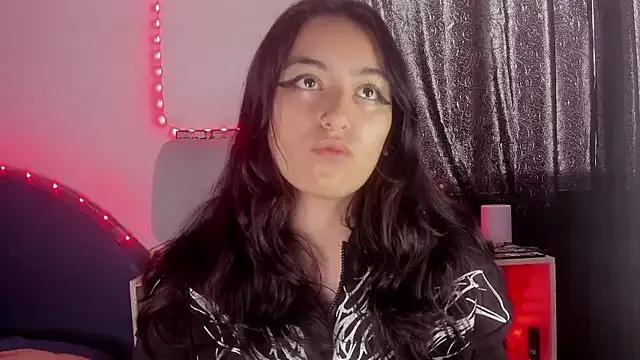 namiiwhite from StripChat is Freechat