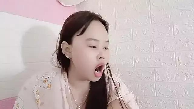 Nana218 from StripChat
