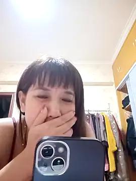 Nanaaini webcams show profile image 