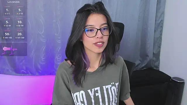 NanaRott from StripChat