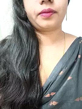 Nanditha26 from StripChat