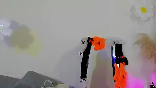 Naomi_Flame from StripChat is Freechat