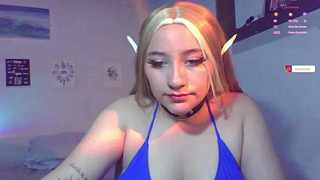 Discover our girls online shows and discover the company of countless livestreamers, with stunning shapes, sex toys and more.