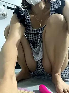 Naomii-i from StripChat is Freechat