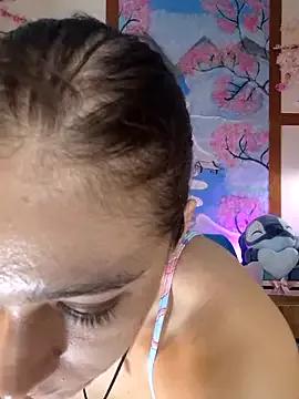 Discover our girls online shows and discover the company of countless livestreamers, with stunning shapes, sex toys and more.
