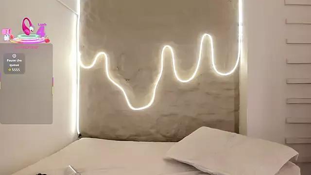 Naomy_gyal from StripChat is Freechat