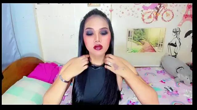 Discover our girls online shows and discover the company of countless livestreamers, with stunning shapes, sex toys and more.