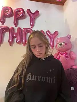 Natalia_Suarez from StripChat