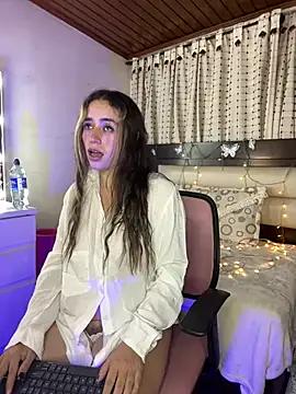 Natalia_Suarez from StripChat