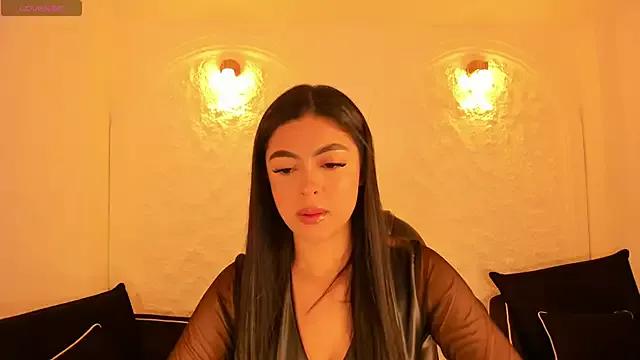 Discover our girls online shows and discover the company of countless livestreamers, with stunning shapes, sex toys and more.