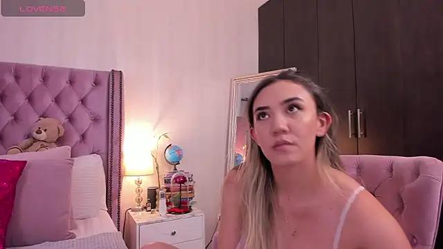 natashaleightt from StripChat