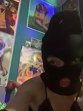 Discover our girls online shows and discover the company of countless livestreamers, with stunning shapes, sex toys and more.