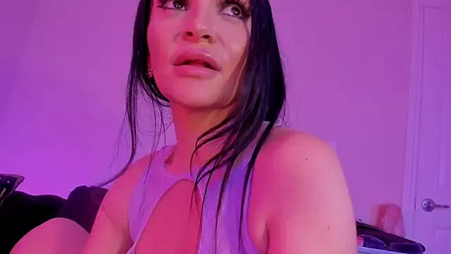 NatashaxoBangs from StripChat