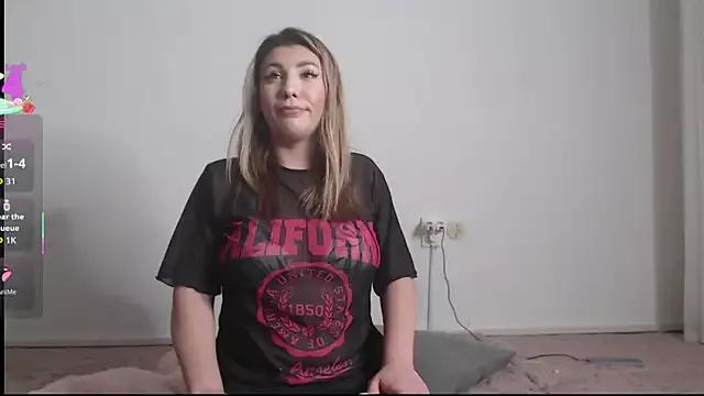 NatashaXVibe from StripChat is Freechat