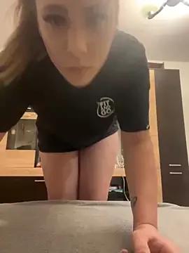 Discover our girls online shows and discover the company of countless livestreamers, with stunning shapes, sex toys and more.