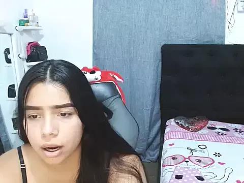 Discover our girls online shows and discover the company of countless livestreamers, with stunning shapes, sex toys and more.