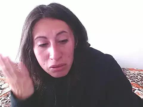 Discover our girls online shows and discover the company of countless livestreamers, with stunning shapes, sex toys and more.