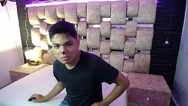 NatyyAlex from StripChat is Freechat