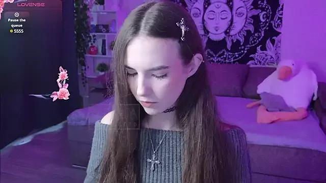 Discover our girls online shows and discover the company of countless livestreamers, with stunning shapes, sex toys and more.