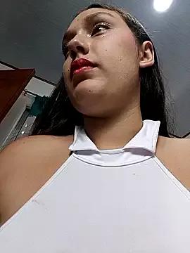 Discover our girls online shows and discover the company of countless livestreamers, with stunning shapes, sex toys and more.