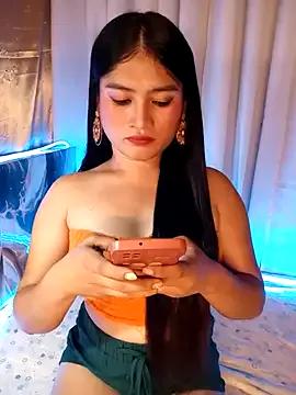 Discover our girls online shows and discover the company of countless livestreamers, with stunning shapes, sex toys and more.