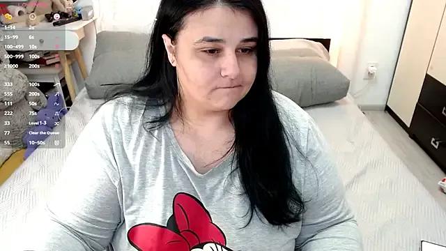 Discover our girls online shows and discover the company of countless livestreamers, with stunning shapes, sex toys and more.